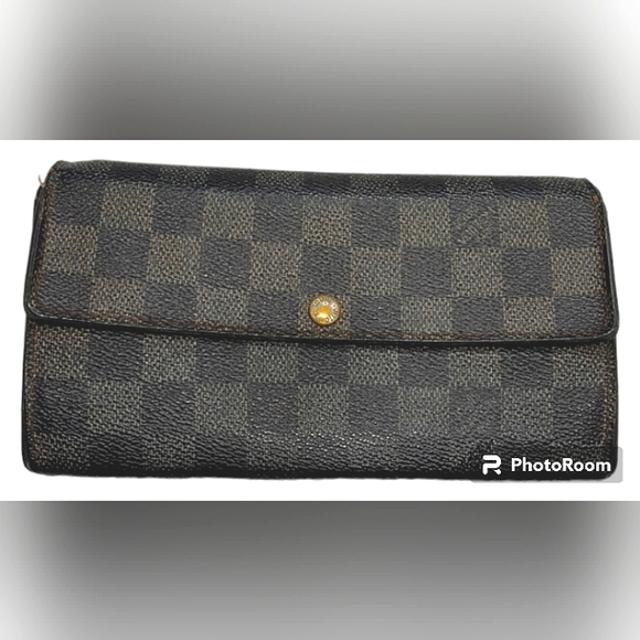 LOUIS VUITTON AUTHENTIC  BROWN DAMIER WALLET  GUC - Picture 1 of 12